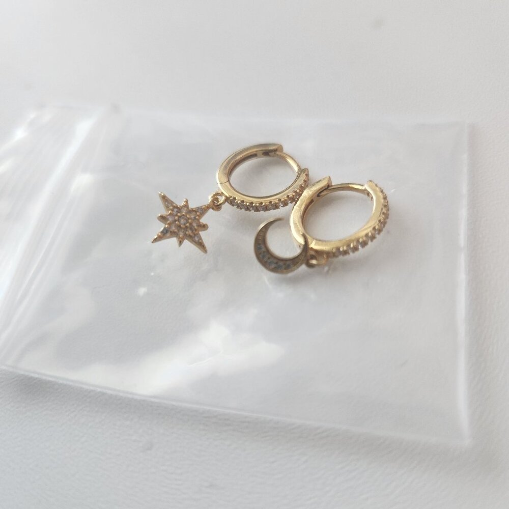 Hespera Yellow Gold Hugger Earrings